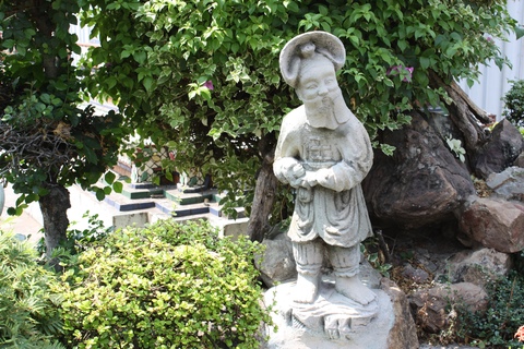 bangkok-wat-pho-small-chinese-guardian-statue
