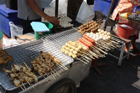 food-on-the-streets-of-bangkok