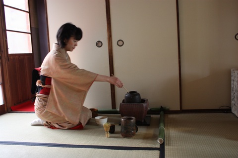 tea-ceremony-performance