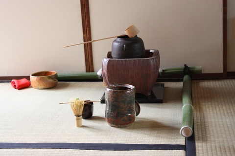 tea-ceremony-utensils